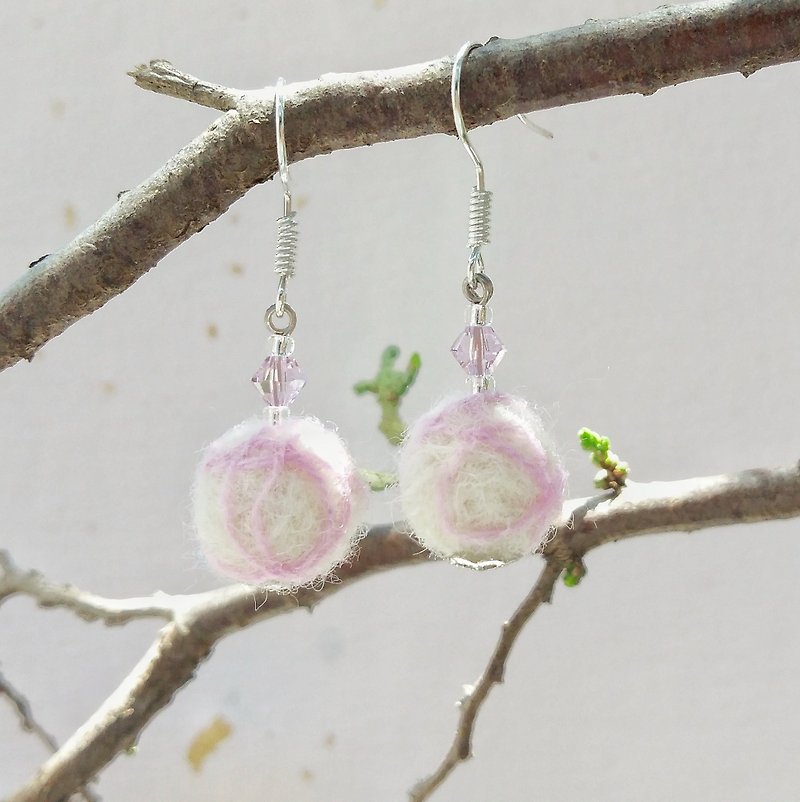 The end light pink crystal hand-made wool felt earrings can be changed to Clip-On - Earrings & Clip-ons - Wool Pink
