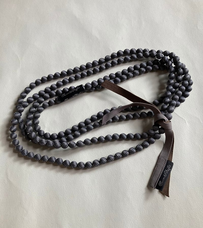 Silk ball necklace color 01 grey - Necklaces - Silk Gray