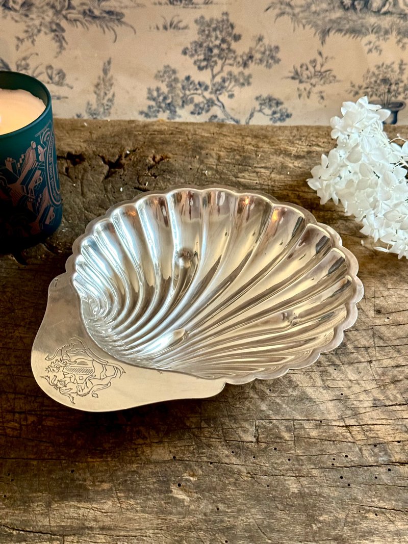 French St. Hilaire antique silver-plated large scalloped shell dish - Plates & Trays - Silver 