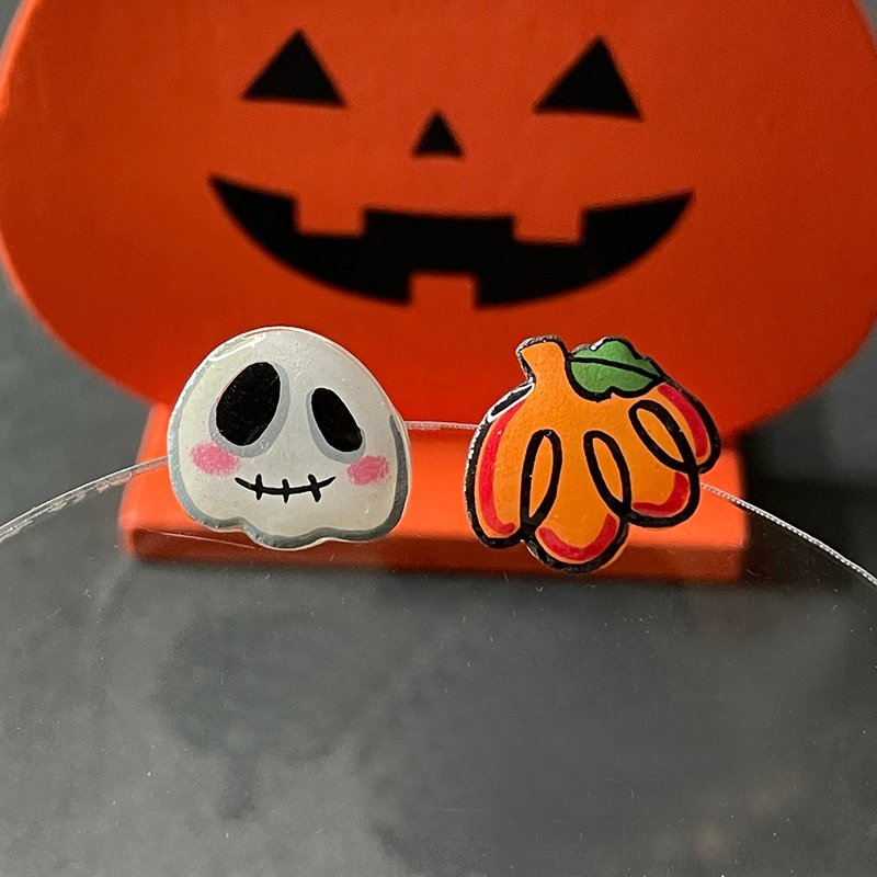 Pumpkin ghost hand-painted handmade earrings - Earrings & Clip-ons - Plastic White