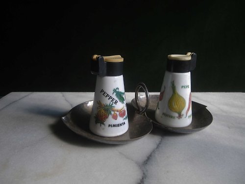 老時光OLD-TIME Vintage & Classic & Deco 【老時光 OLD-TIME】早期台灣製牛奶玻璃調料器(附鍍銀盤)