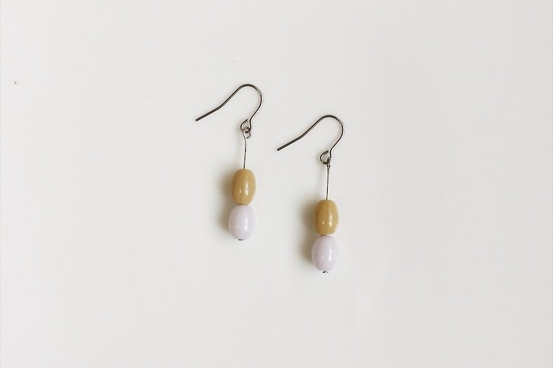 Caramel string bean paste ball shape earrings - ต่างหู - แก้ว สีม่วง