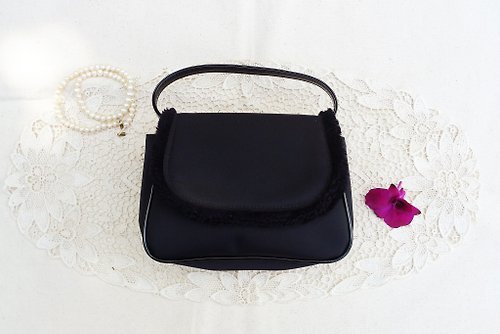 puremorningvintage Super Cute 90s COURRÈGES Black Nylon Mini handbag decorated with fur details
