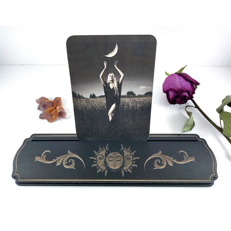 Tarot or oracle card holder, Tarot card stand, Affirmation card display, Witchy - 其他家具 - 木頭 