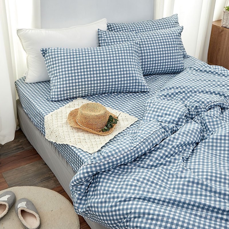 Bed and bag dual-purpose quilt set-double plus / 200 weave / combed cotton four-piece style / empty blue land made in Taiwan - เครื่องนอน - วัสดุอื่นๆ สีน้ำเงิน