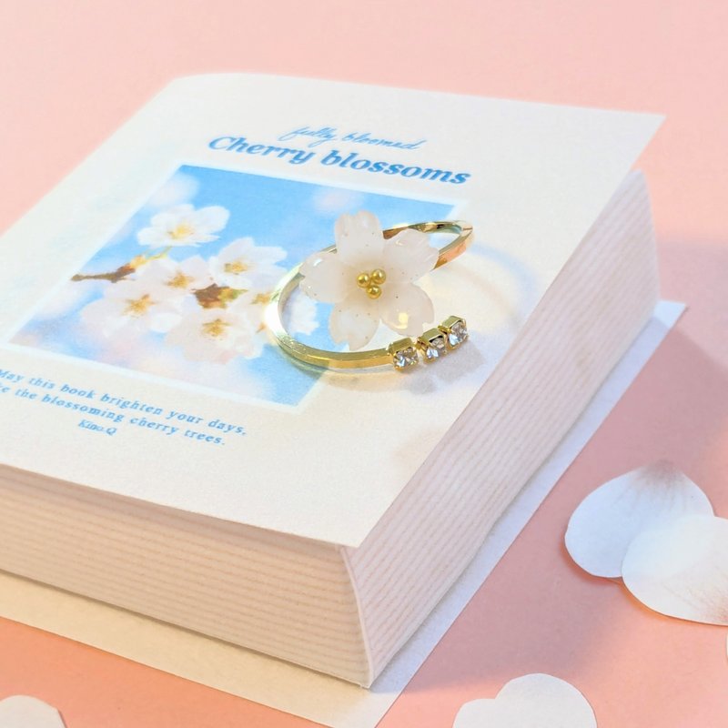 ของขวัญหนังสือละลาย / แหวน / กลีบดอกซากุระ / ฟรีไซส์ - แหวนทั่วไป - โลหะ ขาว