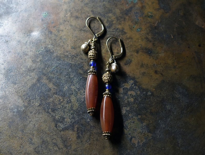 Earrings made from antique Bohemian beads in autumnal leaf color, Benin tsubu beads, blue beads, and ethnic bells. - Earrings & Clip-ons - Glass Brown