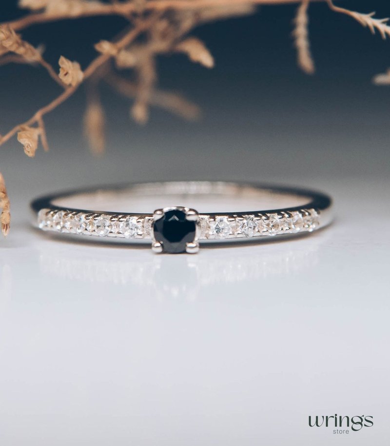 Cute Sapphire Engagement Ring with Dainty White Cubic Zirconia Side Stones - 戒指 - 純銀 藍色