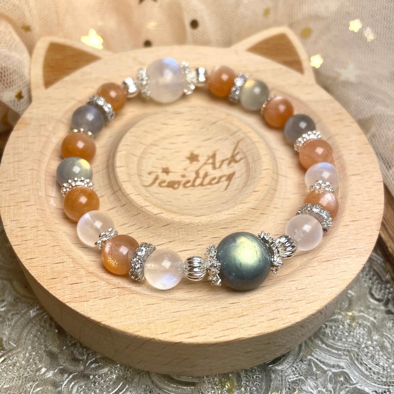 Sleeping with the Moon - Moon Stone Labradorite Orange Moon Stone - Bracelets - Crystal Multicolor