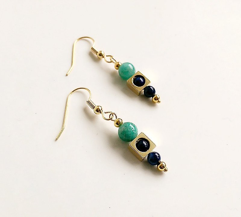 [Gemstones] hand-made Tianhe green gold natural ore brass round radius earrings - Earrings & Clip-ons - Gemstone Blue