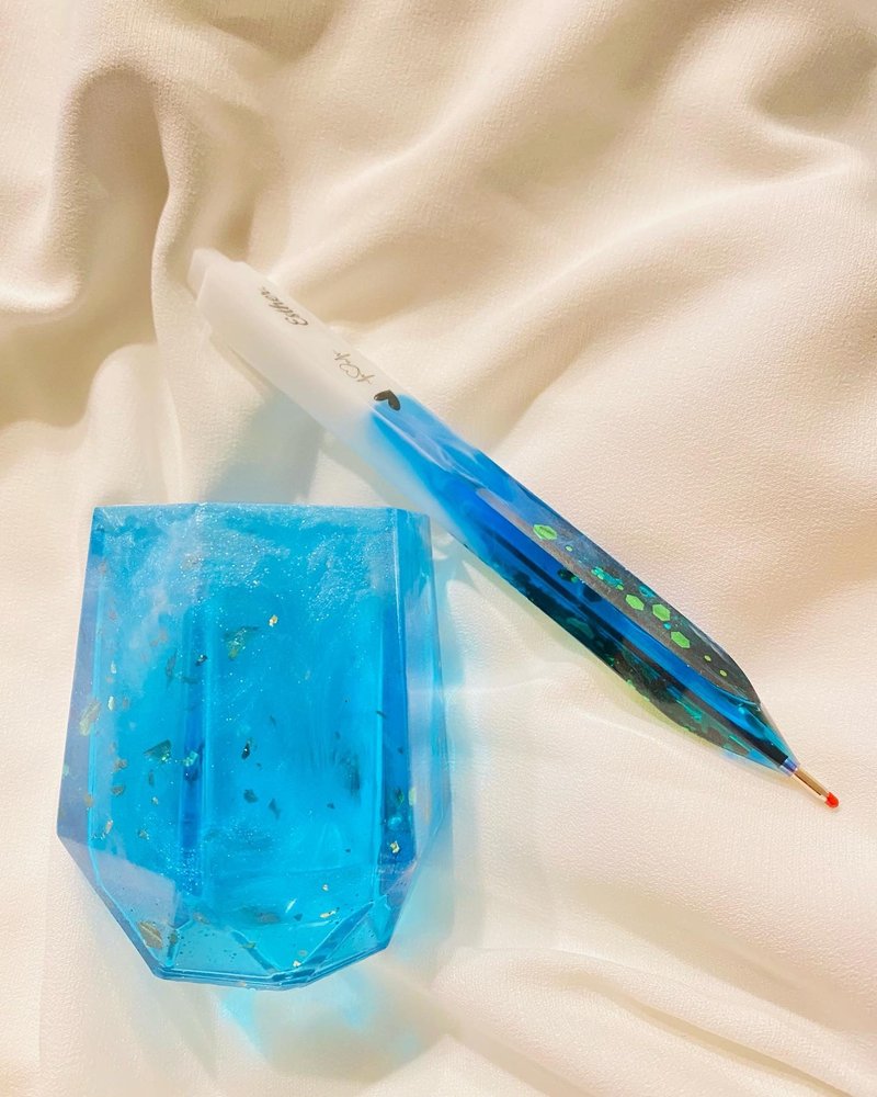 銀色海洋的筆與筆筒 - 筆筒/筆座 - 樹脂 藍色
