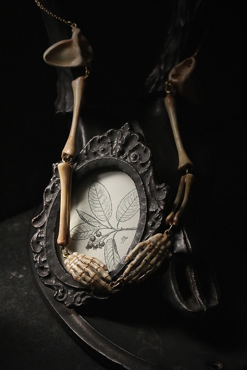สร้อยคอ Hand Skeleton Necklace by Defy (Hand painted) - สร้อยคอ - โลหะ 