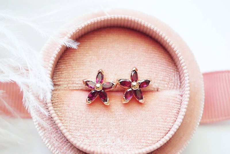 Stud Earrings Natural Rhodolite Garnet Silver, stud earrings - 耳環/耳夾/耳骨夾 - 純銀 紫色