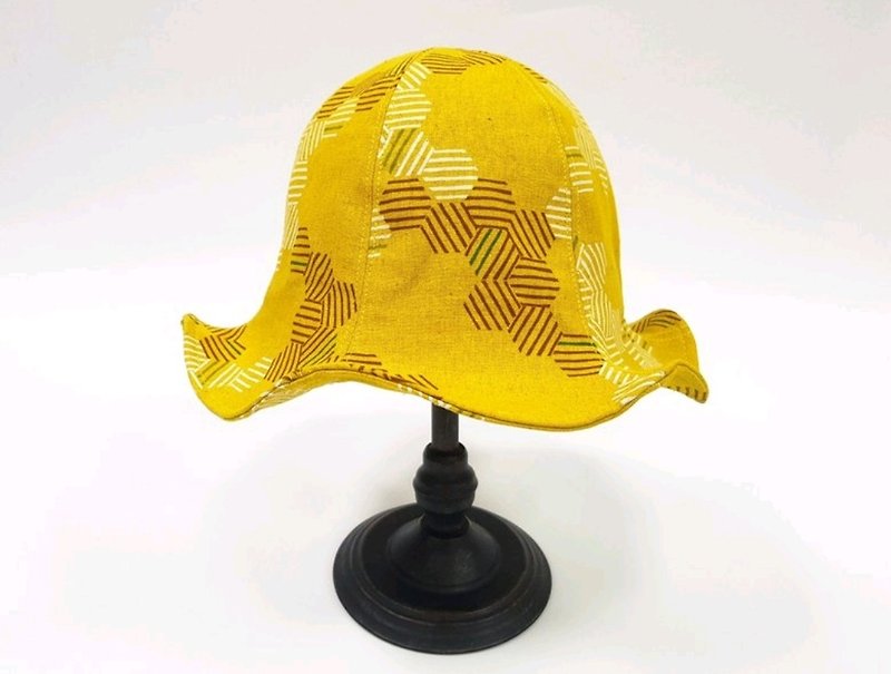 Retro geometric lines hexagon stripe cloth flower + fisherman hat #订款款 - หมวก - ผ้าฝ้าย/ผ้าลินิน สีเหลือง