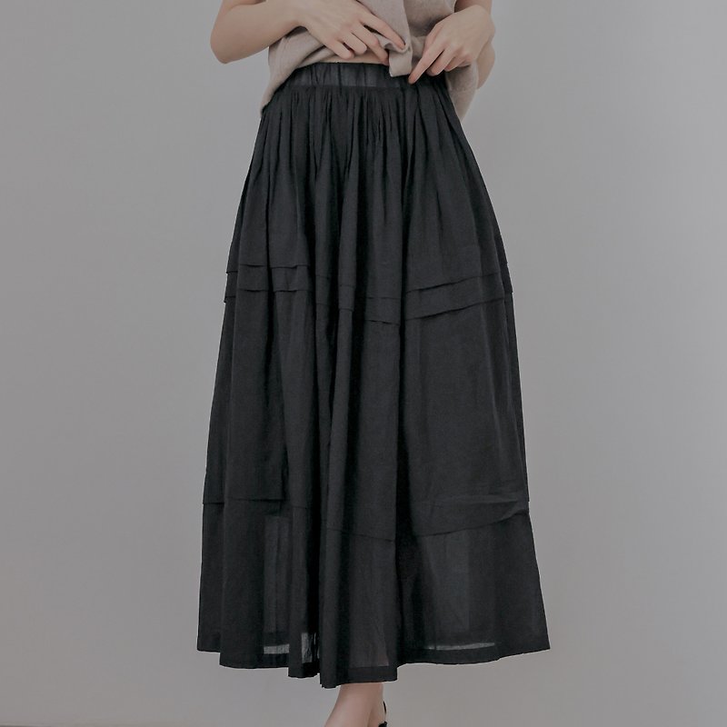 輕薄打褶傘裙-黑色 - 裙子/長裙 - 聚酯纖維 黑色
