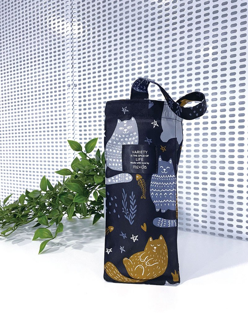 Can store drink bag cat star style - กระเป๋าถือ - วัสดุกันนำ้ สีดำ