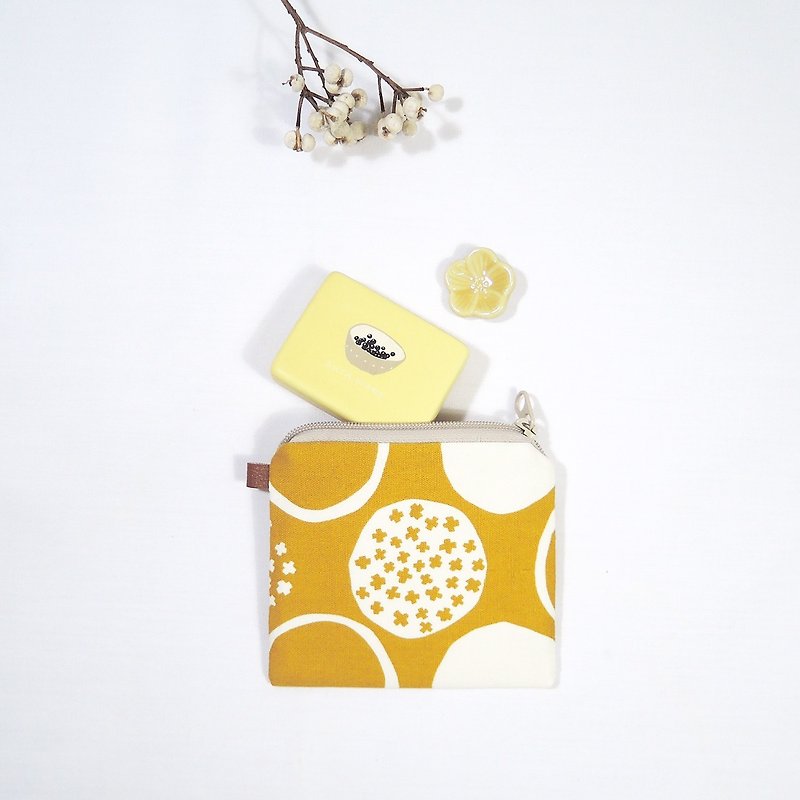 Beaver Lay Coin Purse - Small flower circle with detachable hand strap two color optional travel card / card / small things storage / business card holder / key bag / purse / flower / circle / small wallet - Coin Purses - Cotton & Hemp Yellow
