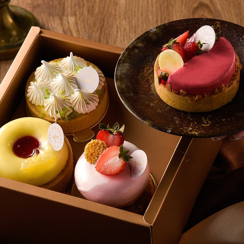 【La Fruta 冬季限定】法式草莓塔點禮盒 - 蛋糕/甜點 - 新鮮食材 粉紅色