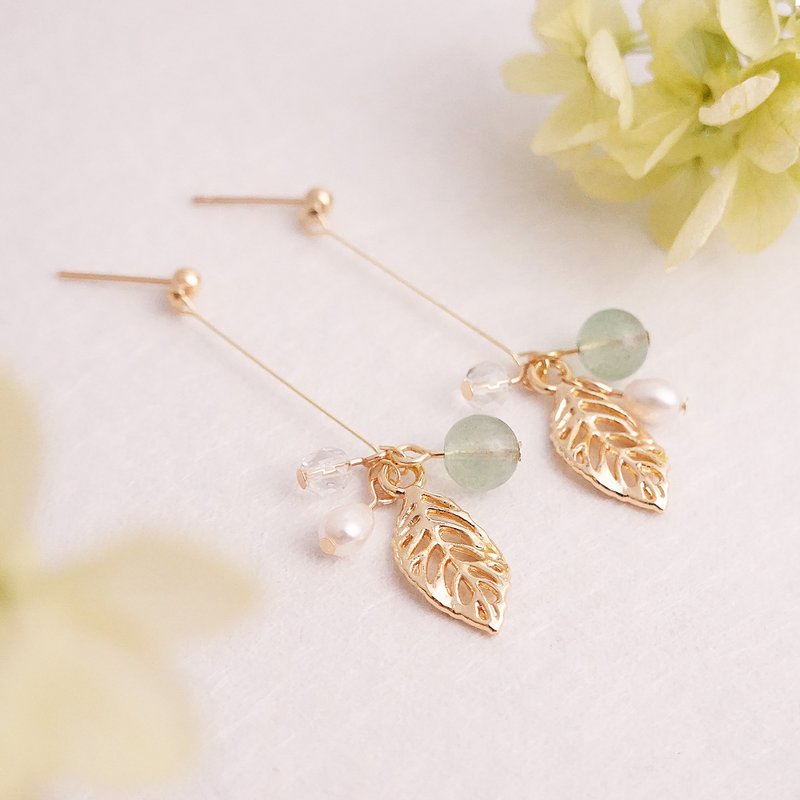 Su Causeway Spring Dawn (New) | Green Strawberry Crystal White Crystal Pearl Crystal Earrings Clip-on Earrings - ต่างหู - คริสตัล สีเขียว