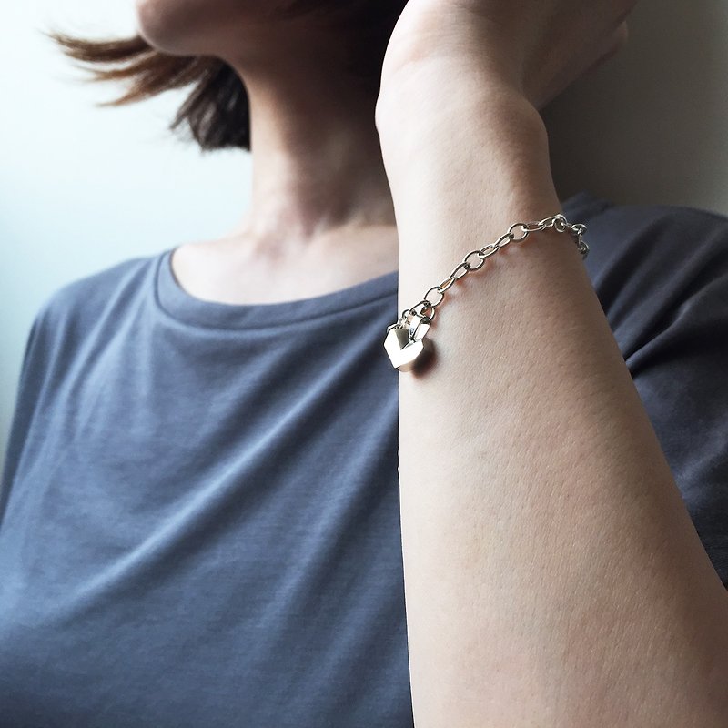diamond heart bracelet | mittag jewelry | handmade and made in Taiwan - สร้อยข้อมือ - เงิน สีเงิน