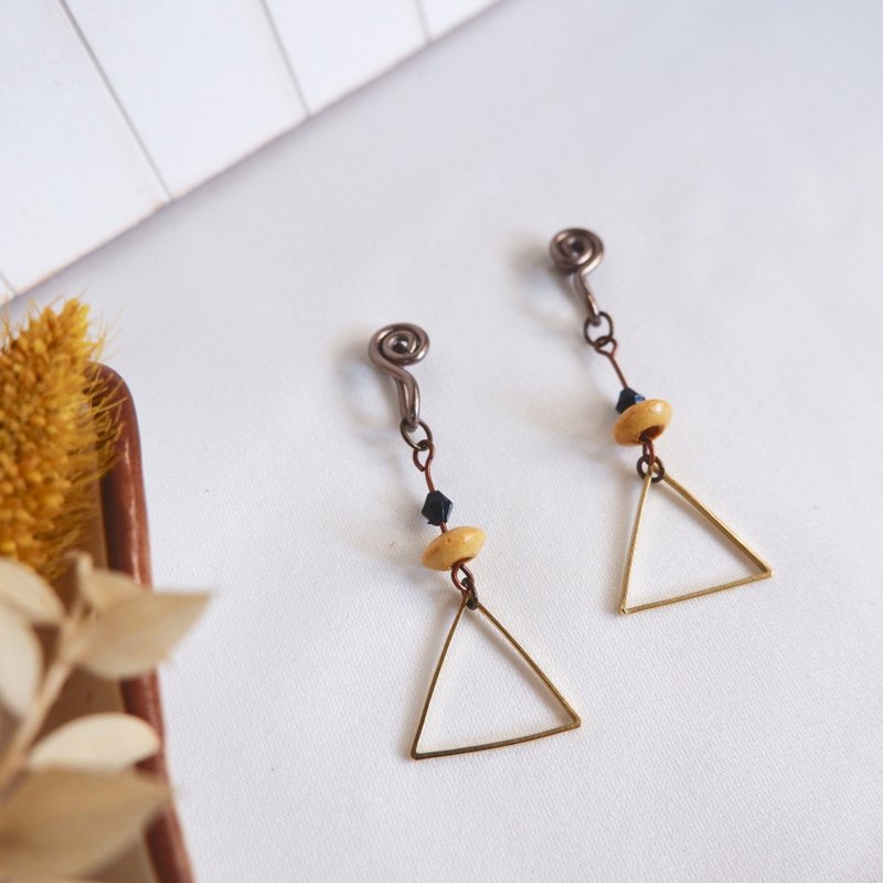 Jumping copper triangle ear clip earrings - Earrings & Clip-ons - Other Metals 