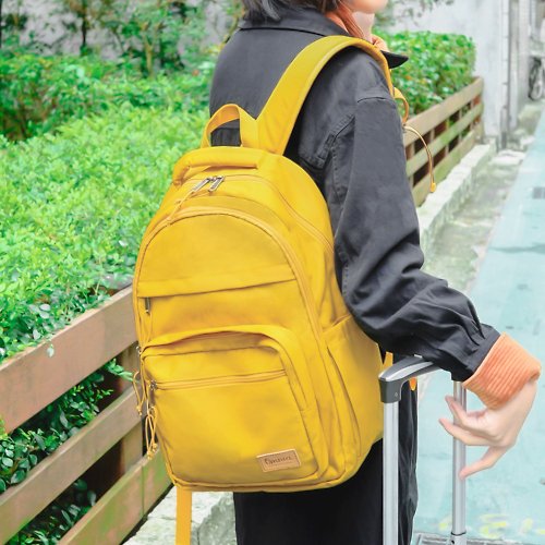 OMC 輕旅行大容量收納款筆電後背包(黃色)