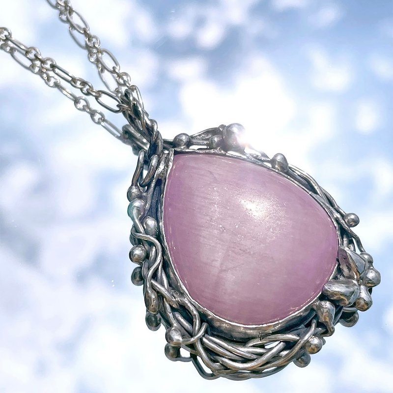Love in Flow - Butterfly Lepidolite Calming Emotion Natural Stone Sterling Silver Pendant Necklace - สร้อยคอ - เงินแท้ สึชมพู