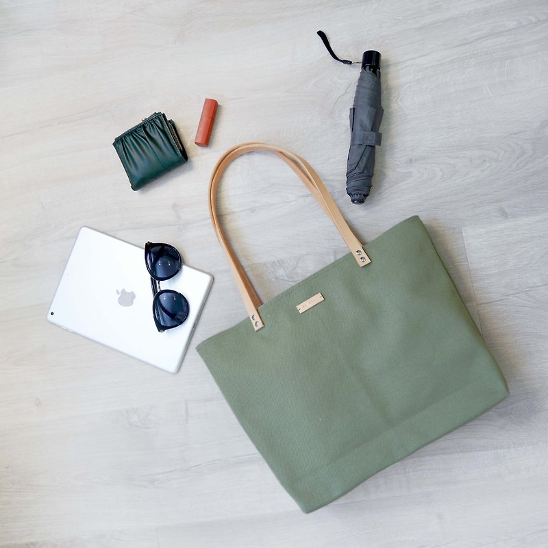 Simple Tote Canvas Bag Leather Strap - กระเป๋าแมสเซนเจอร์ - ผ้าฝ้าย/ผ้าลินิน สีเขียว