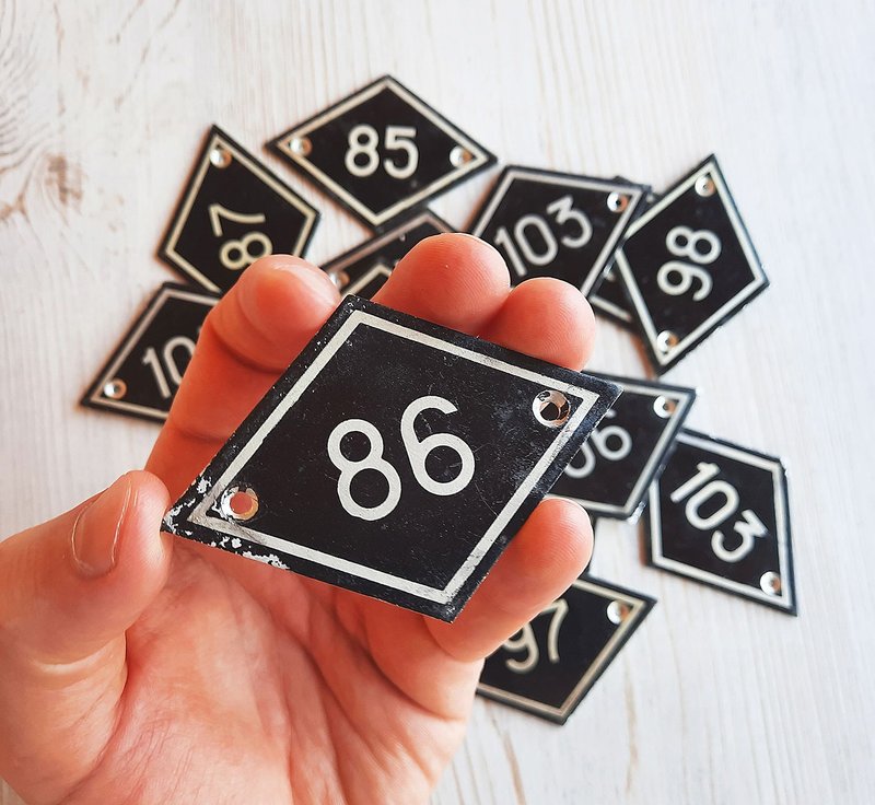 Black apartment small rhomb shape number 86 door sign vintage - ม่านและป้ายประตู - อลูมิเนียมอัลลอยด์ สีดำ