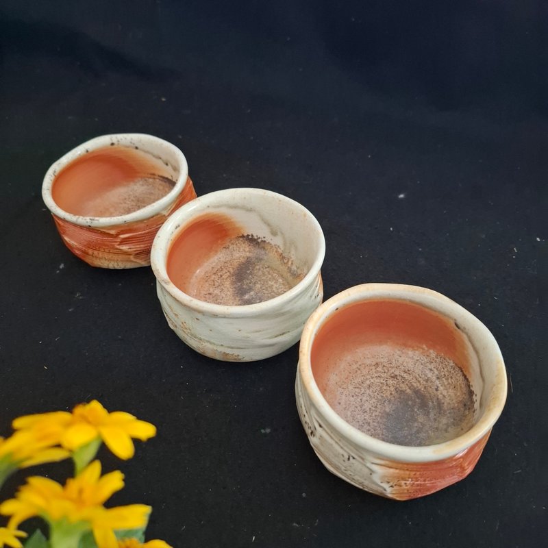 抹茶碗柴燒自然落灰火吻個性商品手拉胚最佳禮物紀念品 - 茶壺/茶杯/茶具 - 陶 金色