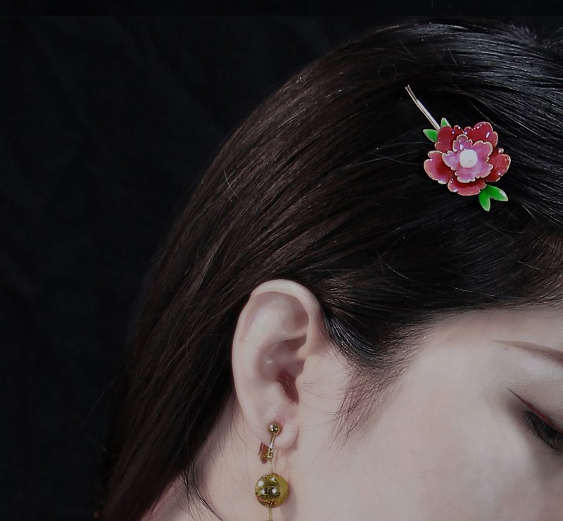 Chaotic red and deep green. Freshwater Pearls. Hairpin. - เครื่องประดับผม - โลหะ สีแดง