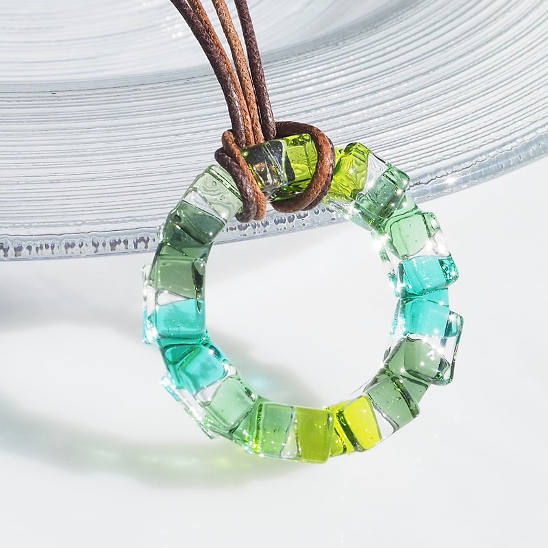 [Special] Glass ring (ring [emerald]) necklace [made to order] - Necklaces - Glass Green