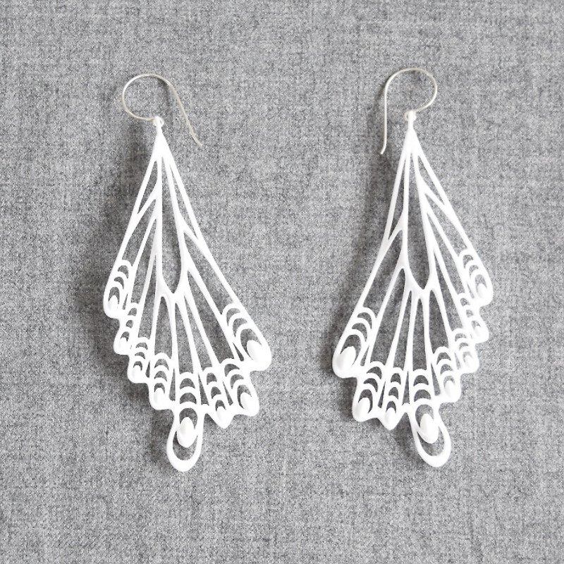 papillon white earrings - ต่างหู - พลาสติก ขาว