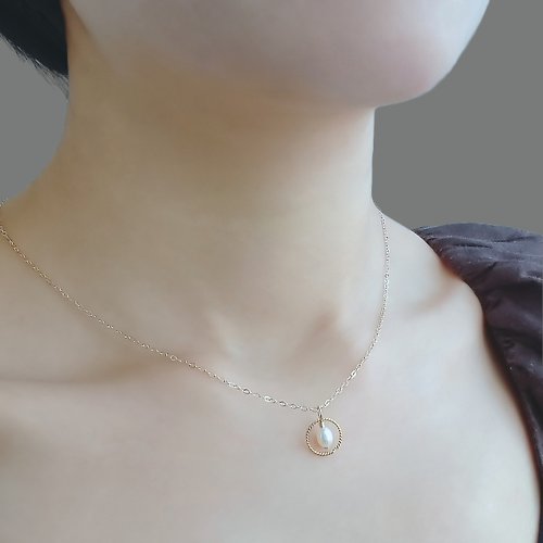 Joyce Wu Handmade Jewelry 米粒淡水珍珠 14Kgf 復古螺紋包金墜圈 項鍊 鎖骨鍊 客製