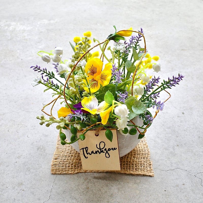 ของขวัญขอบคุณ, จัดดอกไม้น่ารัก, แพนซี่, ลาเวนเดอร์, ลิลลี่แห่งหุบเขา, แฟชั่น, ขอ - ตกแต่งต้นไม้ - พืช/ดอกไม้ สีเหลือง