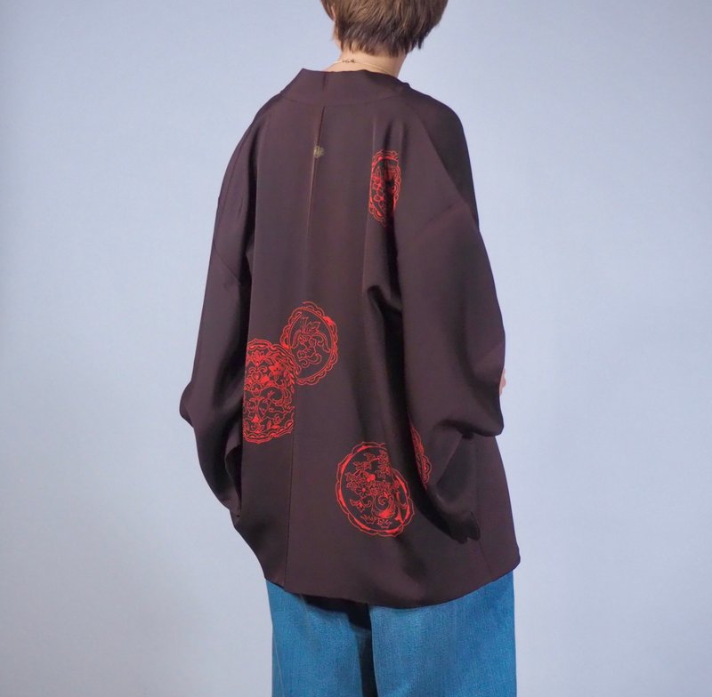 【日本製】 Soft silk mulberry colour Haori, auspicious pattern, unisex Haori - Women's Casual & Functional Jackets - Silk Brown