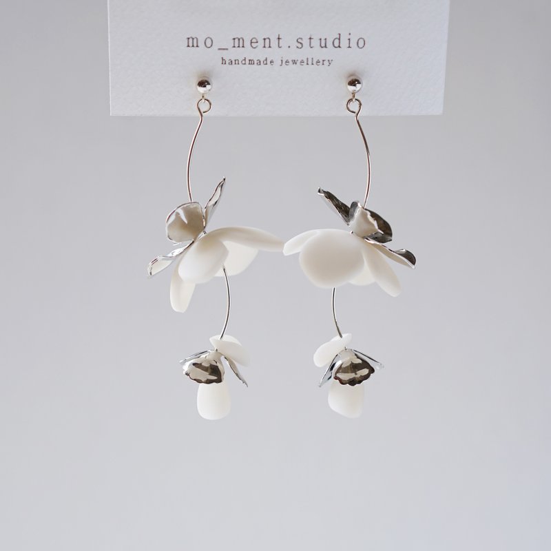 Noelle original design handmade polymer clay three-dimensional flower pendant 925 sterling silver earrings - ต่างหู - ดินเผา ขาว