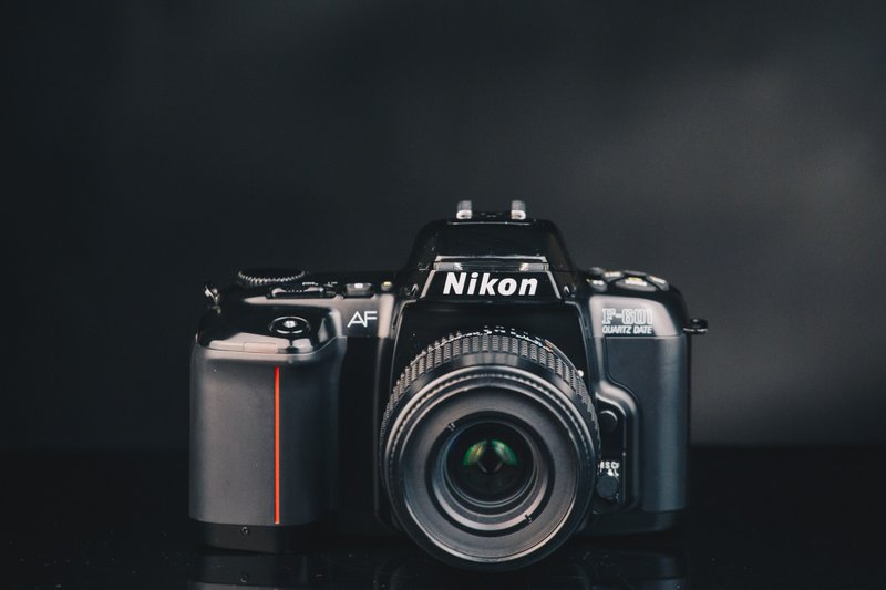 Nikon F-601+AF NIKKOR 35-80mm f4-5.6D #135底片相機 - 相機/拍立得/底片相機 - 其他金屬 黑色