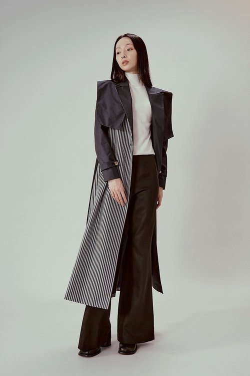 YUWEN 深藍條紋長版風衣