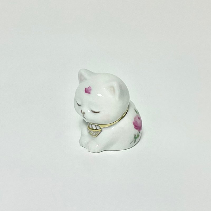 手描きのバラのお辞儀ネコのお辞儀ネコ - 擺飾/家飾品 - 瓷 白色