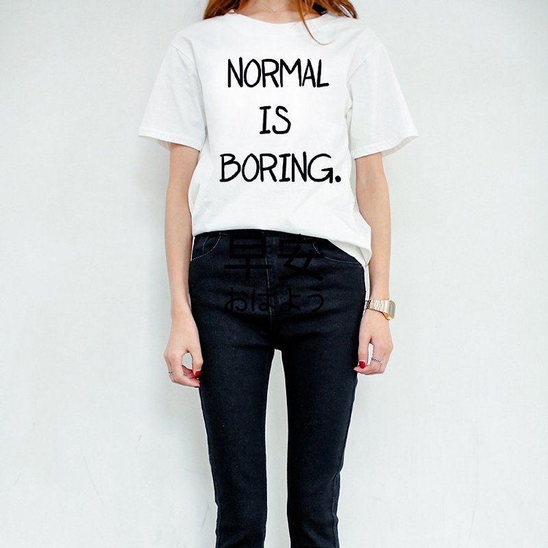 棉．麻 女 T 恤 多色 - Normal is Boring英文女短袖T恤-2色 文青 英文