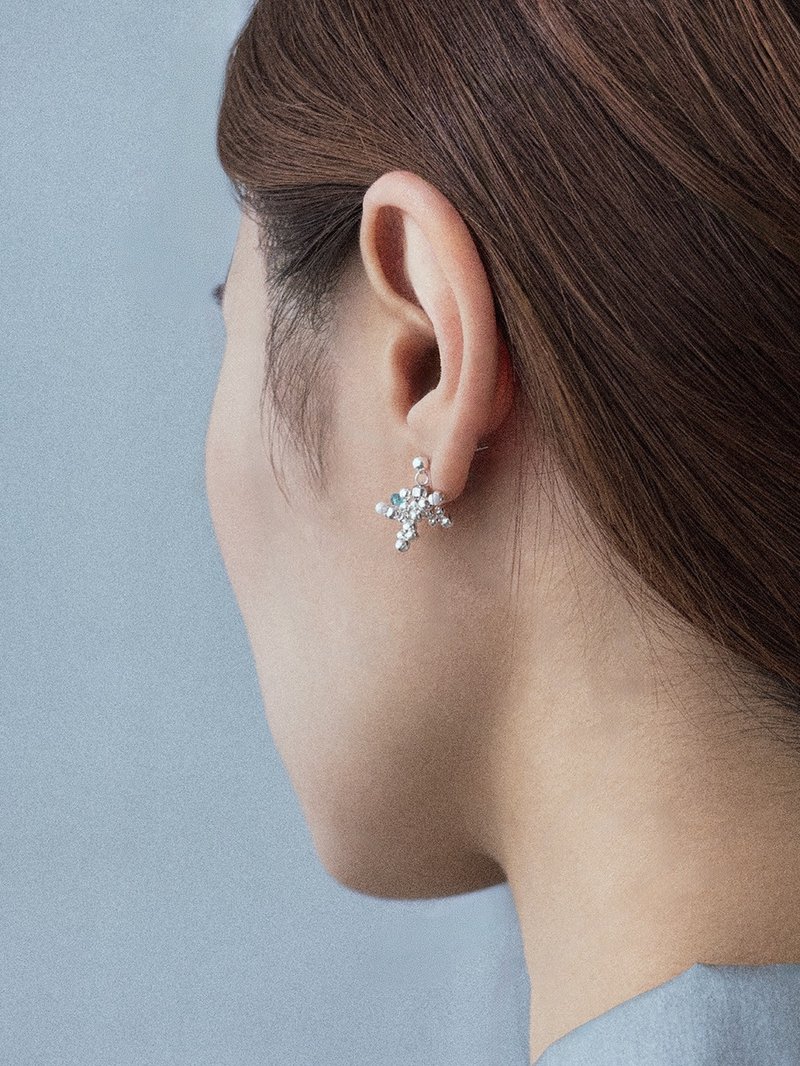 Coral Petite Earring Blue (925 Silver) - 耳環/耳夾/耳骨夾 - 其他金屬 藍色