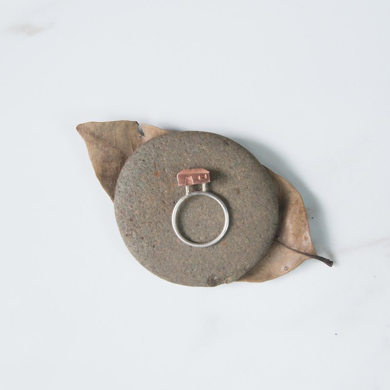 Home is where your heart is | Solid Copper on Silver Ring | Tiny House Ring - 戒指 - 其他金屬 銀色