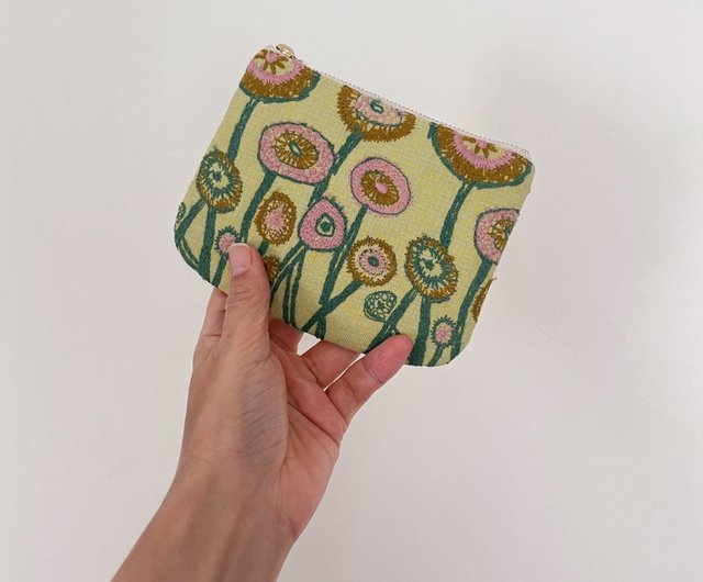 ミナペルホネン　アネモネ　ポーチ mina perhonen anemone ポーチ 大きめ 刺繍 花 ピンク