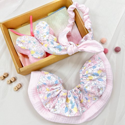 LaFiFi樂霏菲手作嬰幼兒精品&ZAKKA 花蝶三件組 彌月禮盒 寶寶髮帶 寶寶圍兜 蝴蝶安撫玩具 新生兒