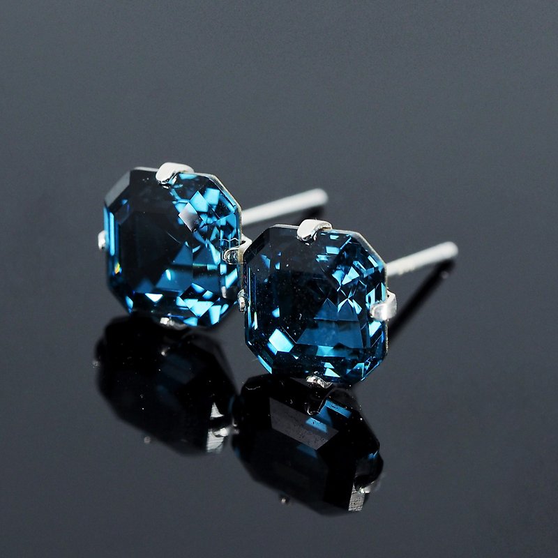 Montana Blue Swarovski Crystal Big Earrings, Sterling Silver, 8mm Square, 男女大耳釘 - Earrings & Clip-ons - Sterling Silver Blue