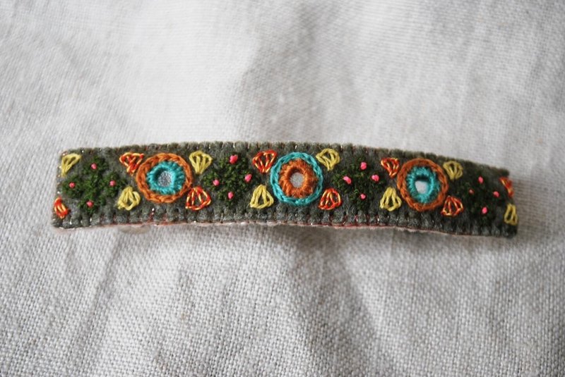 ミラー刺繍の四角いバレッタ - 髮夾/髮圈 - 繡線 多色
