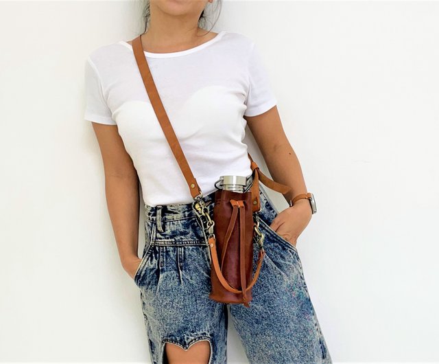 Leather Water Bottle Holder with Detachable Crossbody Strap // Carry Handle