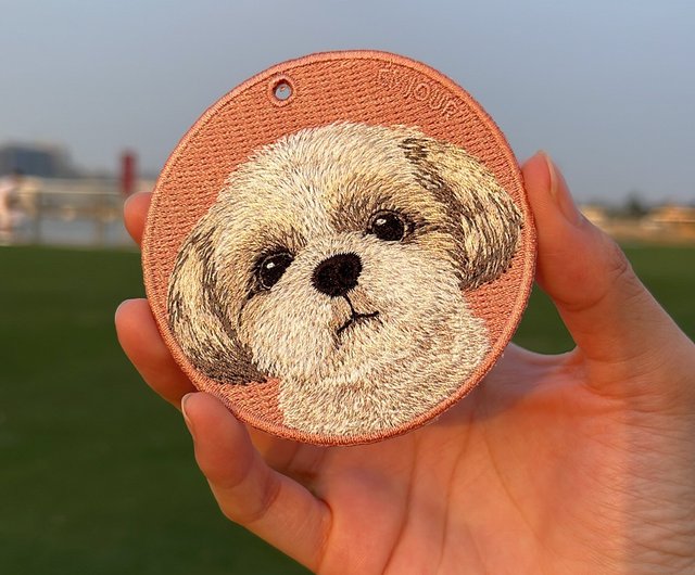 刺繍 ブローチ 作家様 ビーズ 犬 シーズー - ブローチ/コサージュ