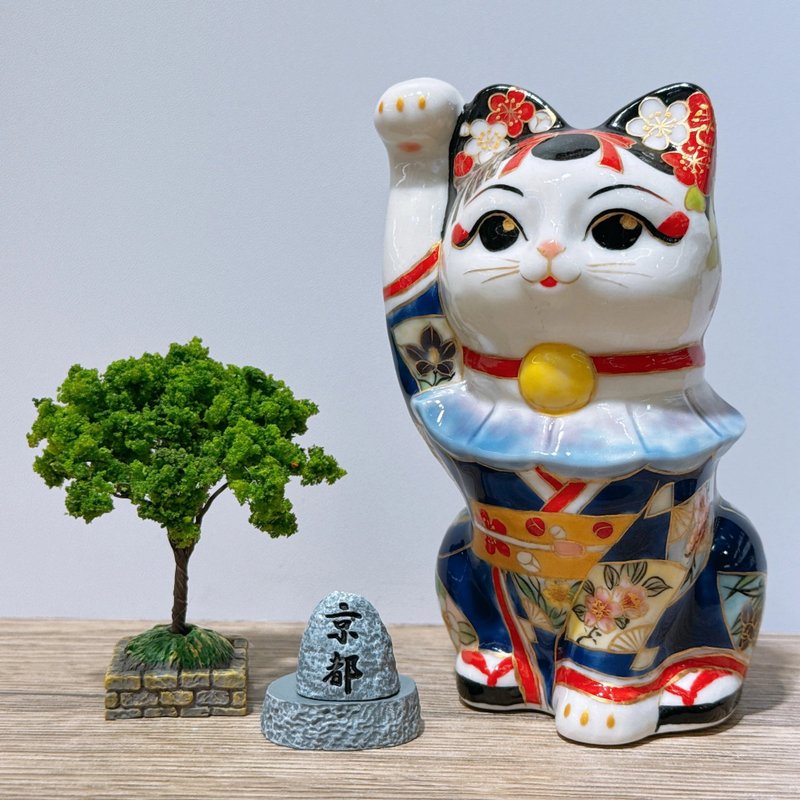 Japanese Kiyomizu-yaki Lucky Cat | Color Painting Maiko Fuji Sakura - Items for Display - Porcelain Multicolor
